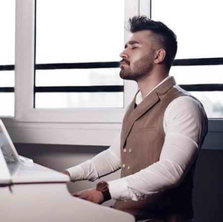 علی یاسینی اسم تو چی داره